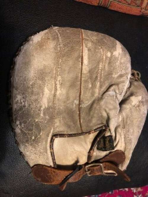 D&M Basemitt Back