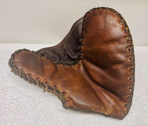 D&M Basemitt Front