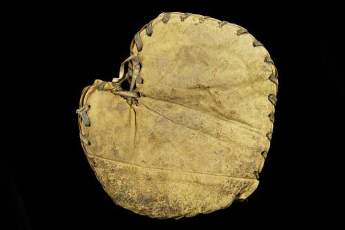 Folk Art Mitt Front