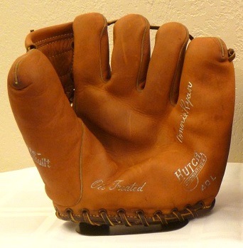Connie Ryan Hutch 40L Front