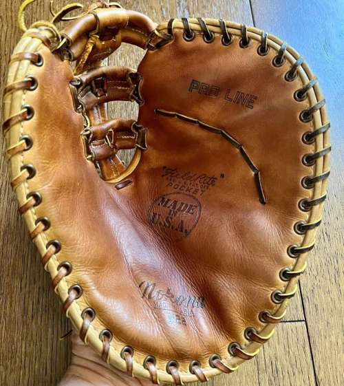 Nokona N22 Basemitt Front