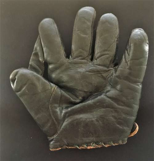 Rawlings B425 1 Inch Web Owned by Walter Bernhardt Front